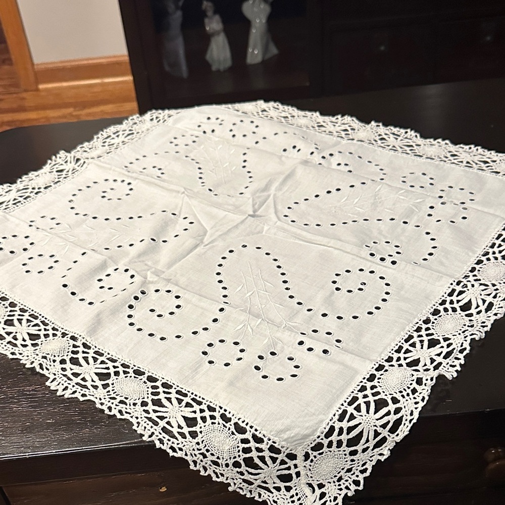 Elegant White Lace Tablecloth